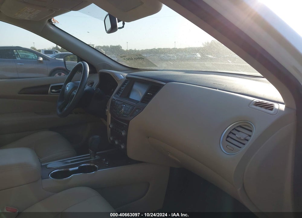 2017 NISSAN PATHFINDER PLATINUM VIN: 5N1DR2MN4HC616895