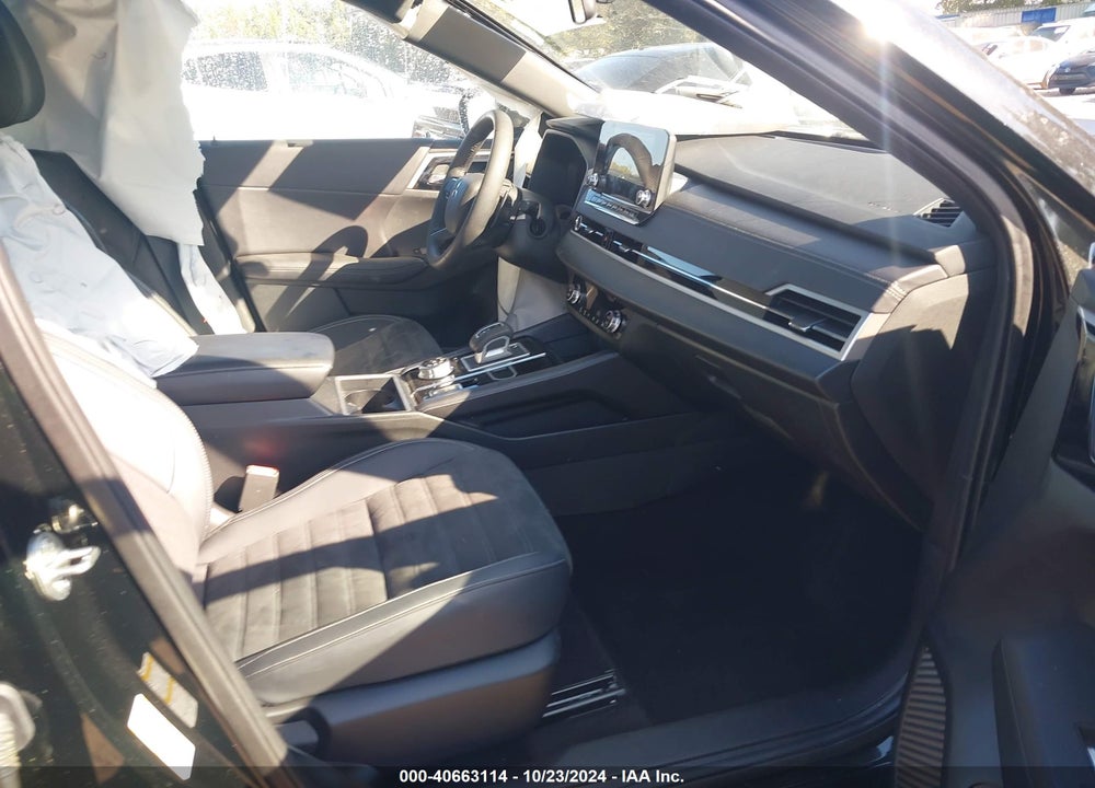 2024 MITSUBISHI OUTLANDER SE 2.5 2WD/SE BLACK EDITION S-AWC/SE BLACK EDITION W/PANO ROOF VIN: JA4J3VA81RZ028728