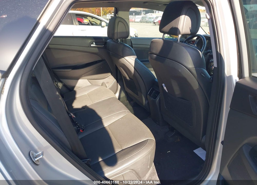 2016 HYUNDAI TUCSON LIMITED VIN: KM8J3CA28GU128370