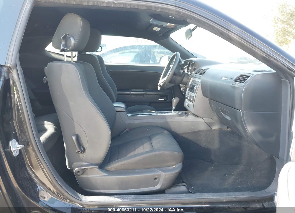 2009 DODGE CHALLENGER VIN: 2B3LJ44V89H588439