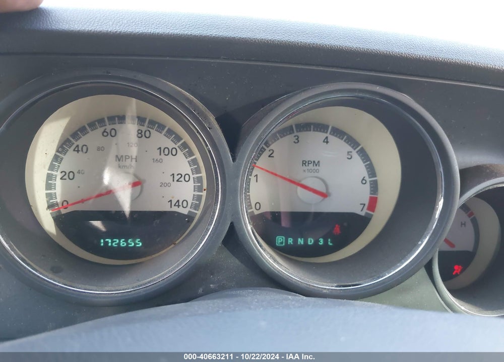 2009 DODGE CHALLENGER VIN: 2B3LJ44V89H588439