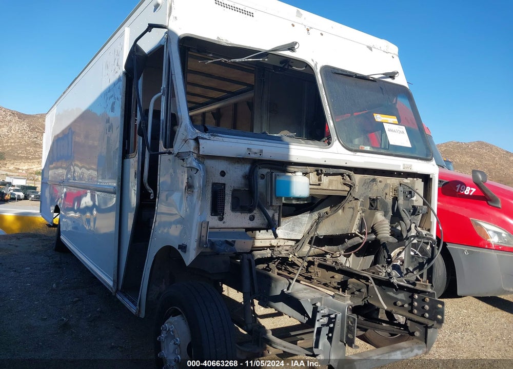 2014 FREIGHTLINER CHASSIS M LINE WALK-IN VAN VIN: 4UZAC3DVXECFW4441