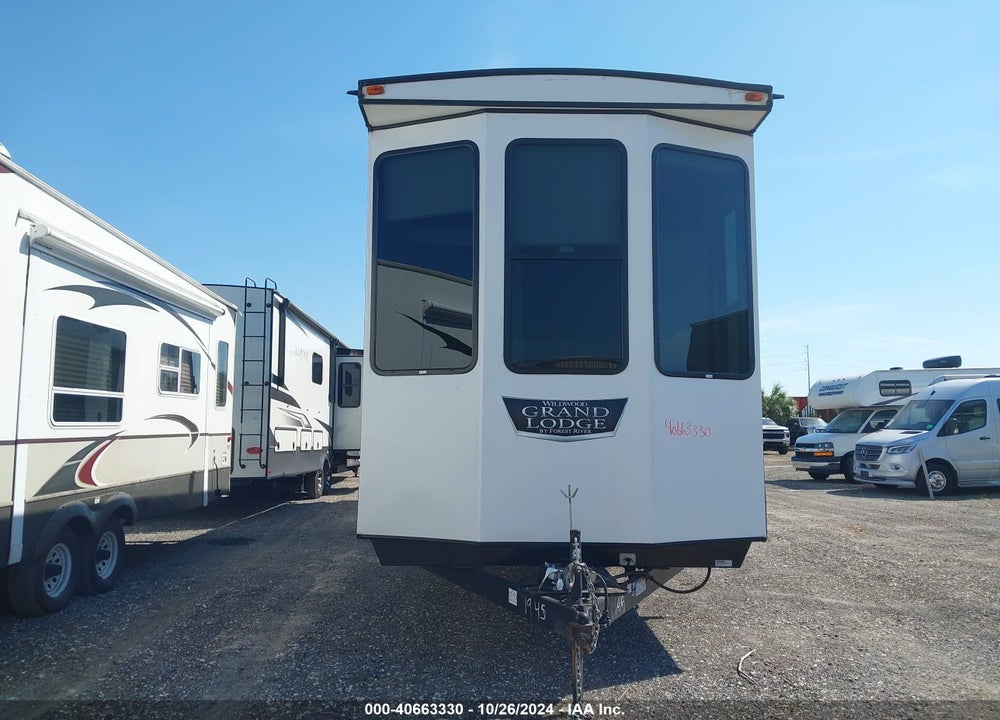 2022 FOREST RIVER GRAND LODGE VIN: 4X4TWD829NM060989
