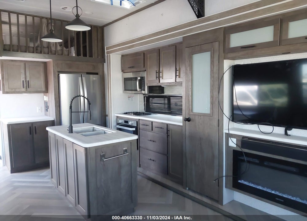 2022 FOREST RIVER GRAND LODGE VIN: 4X4TWD829NM060989