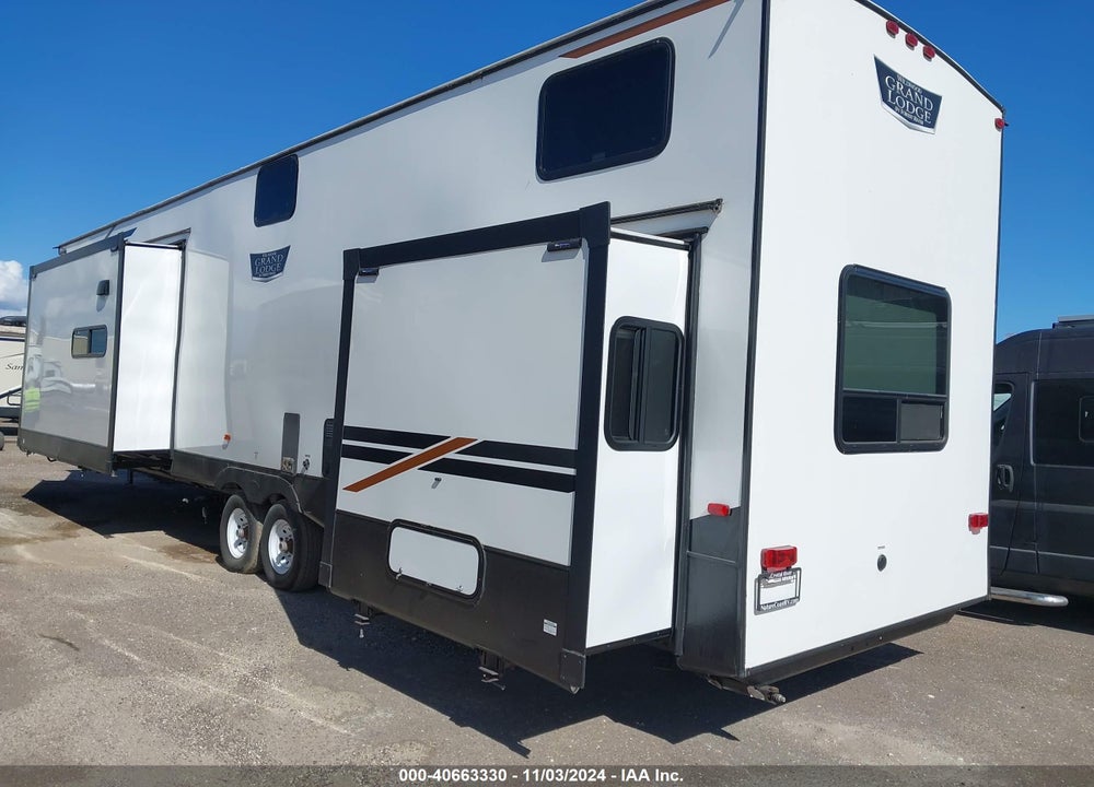 2022 FOREST RIVER GRAND LODGE VIN: 4X4TWD829NM060989