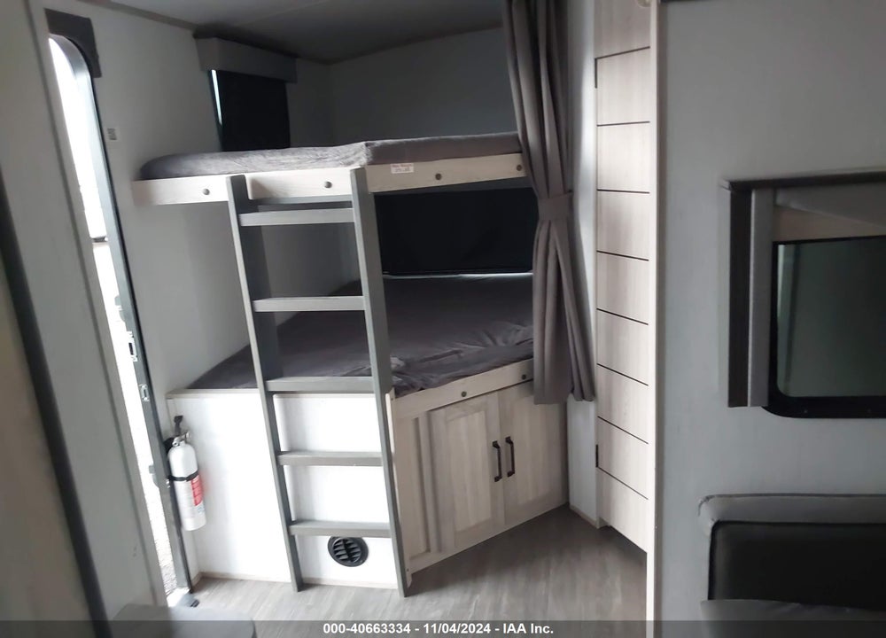 2022 CRUISER TWILIGHT SIGNATURE VIN: 5RXPB332XN1490372