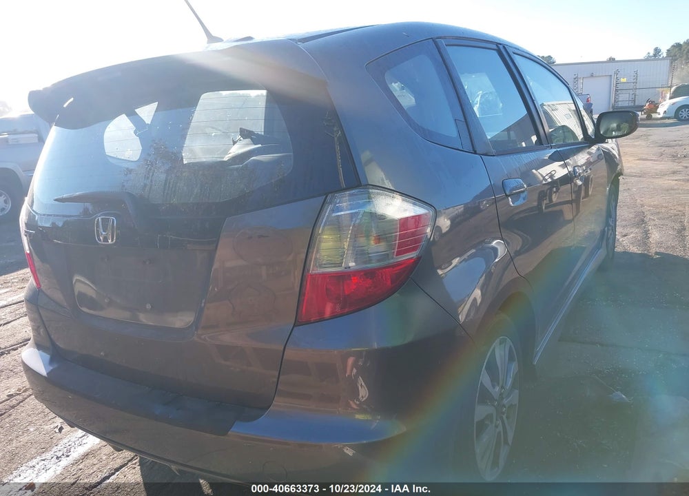 2013 HONDA FIT SPORT VIN: JHMGE8H5XDC045240