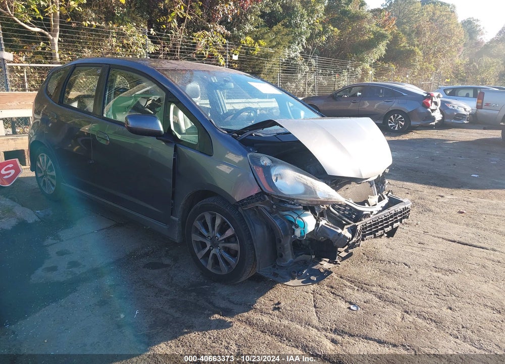 2013 HONDA FIT SPORT VIN: JHMGE8H5XDC045240