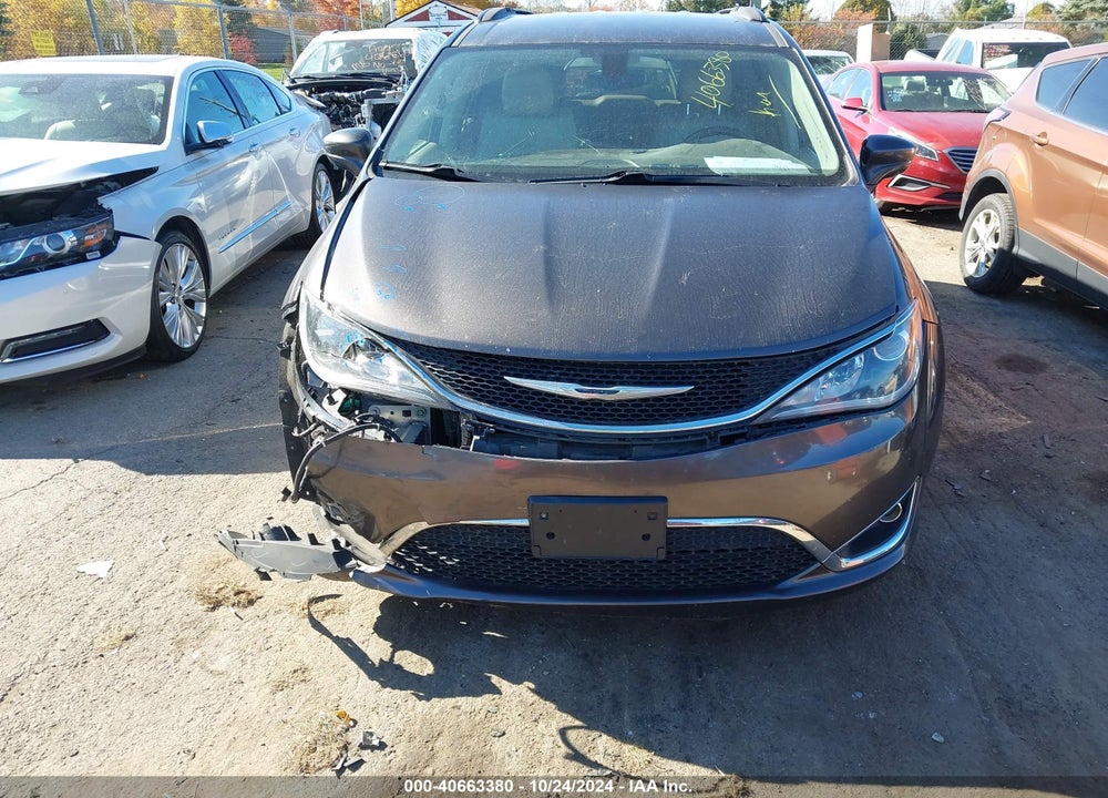 2017 CHRYSLER PACIFICA TOURING L VIN: 2C4RC1BG9HR578422