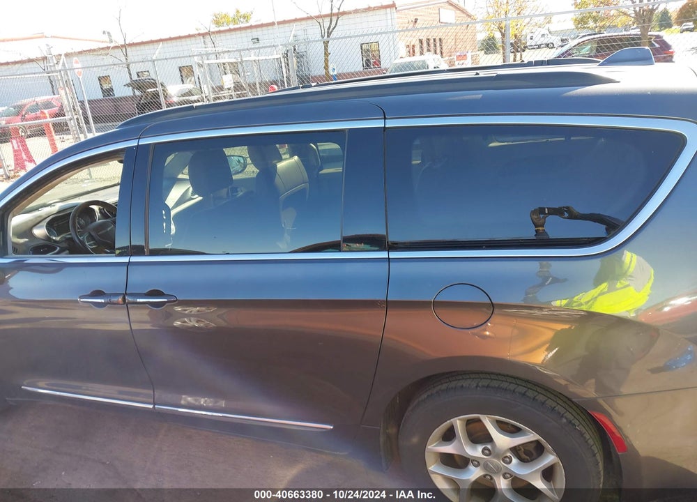 2017 CHRYSLER PACIFICA TOURING L VIN: 2C4RC1BG9HR578422