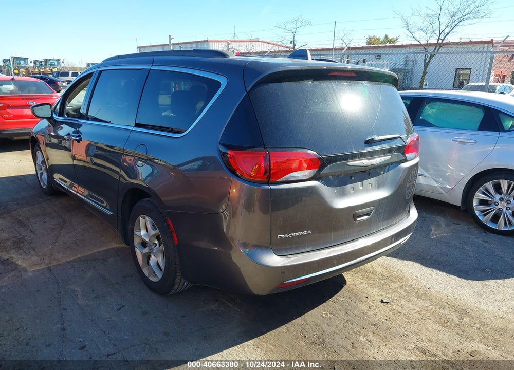 2017 CHRYSLER PACIFICA TOURING L VIN: 2C4RC1BG9HR578422