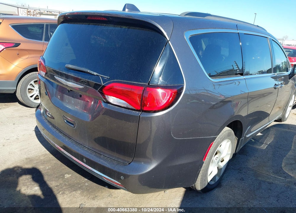 2017 CHRYSLER PACIFICA TOURING L VIN: 2C4RC1BG9HR578422