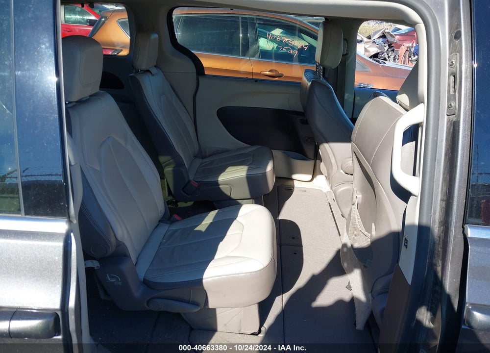 2017 CHRYSLER PACIFICA TOURING L VIN: 2C4RC1BG9HR578422