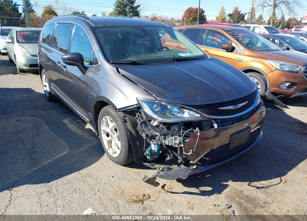 2017 CHRYSLER PACIFICA TOURING L VIN: 2C4RC1BG9HR578422