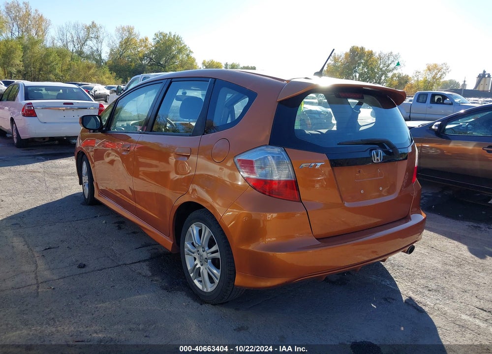 2011 HONDA FIT SPORT VIN: JHMGE8H56BC004746