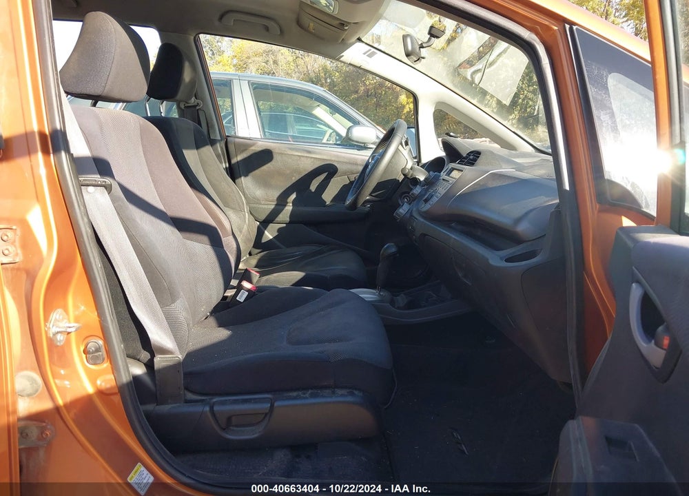 2011 HONDA FIT SPORT VIN: JHMGE8H56BC004746