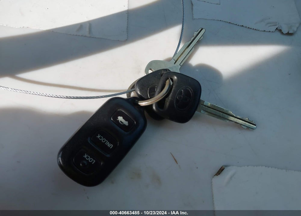 2000 TOYOTA AVALON XL VIN: 4T1BF28BXYU004338