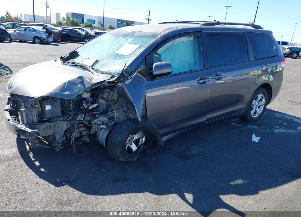 2014 TOYOTA SIENNA LE V6 8 PASSENGER VIN: 5TDKK3DC4ES444544