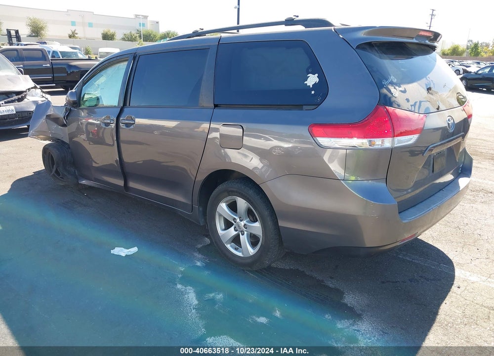 2014 TOYOTA SIENNA LE V6 8 PASSENGER VIN: 5TDKK3DC4ES444544