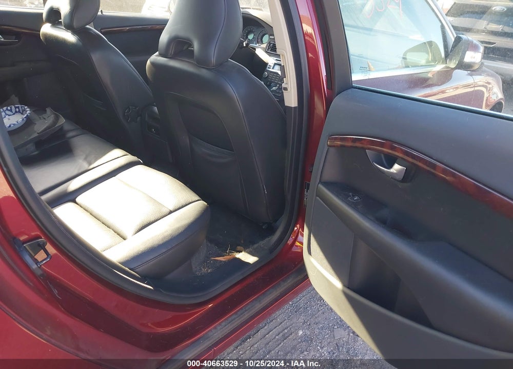 2008 VOLVO V70 3.2 VIN: YV1BW982281034944