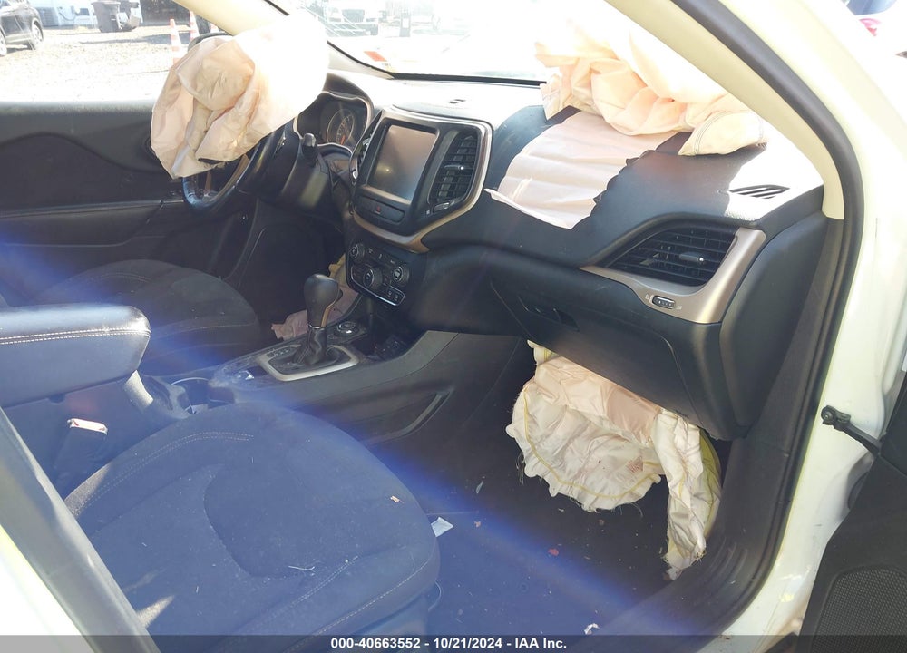 2016 JEEP CHEROKEE LATITUDE VIN: 1C4PJMCB7GW109000