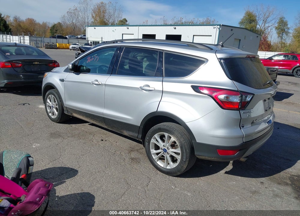 2018 FORD ESCAPE SE VIN: 1FMCU9GD9JUA96277
