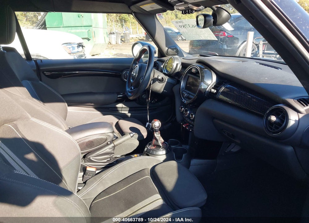 2016 MINI CONVERTIBLE COOPER S VIN: WMWWG9C54G3A92482