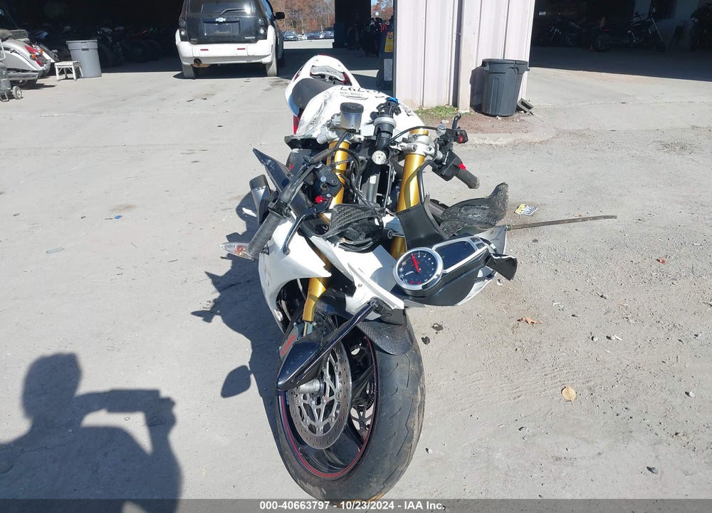 2017 TRIUMPH MOTORCYCLE DAYTONA 675R ABS VIN: SMTA02YK1HJ787666