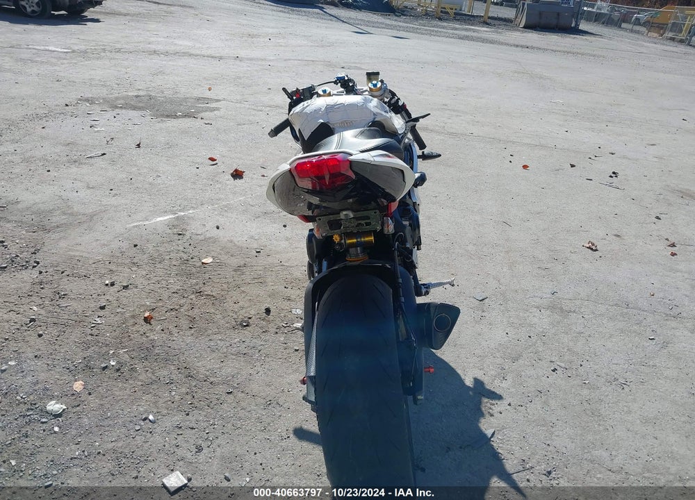 2017 TRIUMPH MOTORCYCLE DAYTONA 675R ABS VIN: SMTA02YK1HJ787666