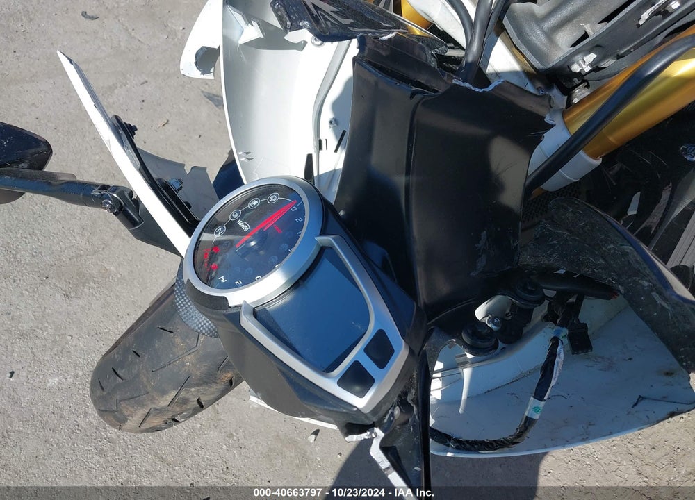 2017 TRIUMPH MOTORCYCLE DAYTONA 675R ABS VIN: SMTA02YK1HJ787666