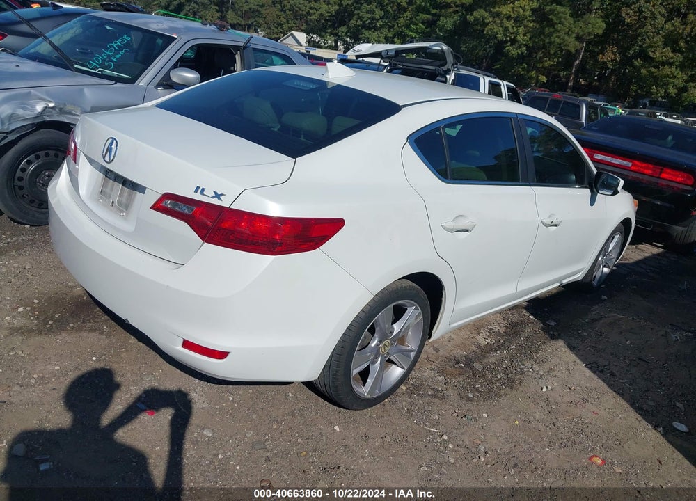 2013 ACURA ILX 2.0L VIN: 19VDE1F52DE022101
