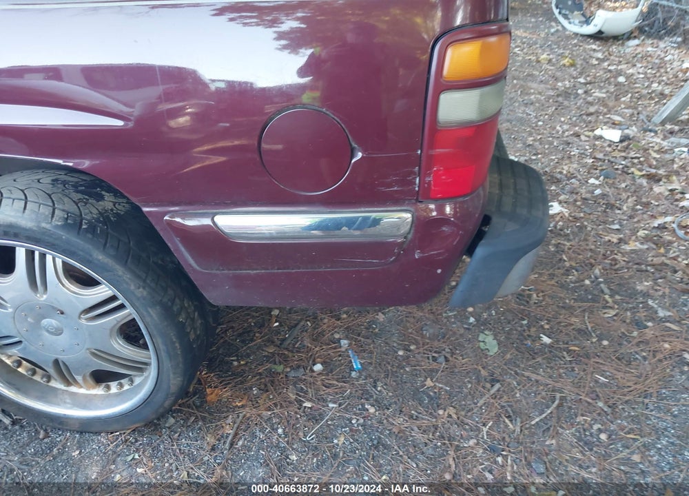 2000 GMC YUKON XL 1500 SLT VIN: 3GKEC16TXYG136958