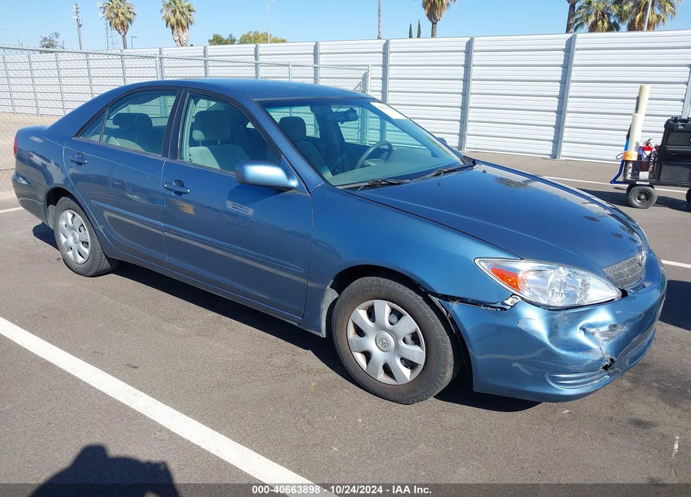 2004 TOYOTA CAMRY LE VIN: 4T1BE32K04U926113