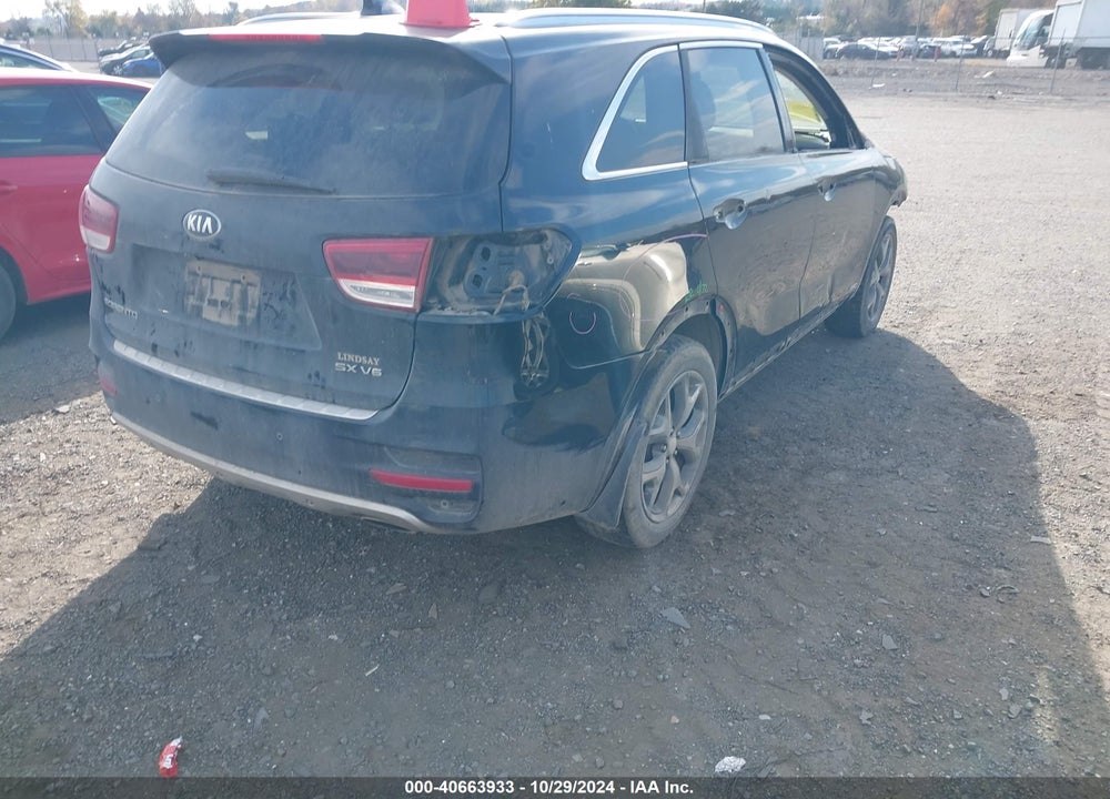 2016 KIA SORENTO 3.3L SX VIN: 5XYPKDA5XGG121018