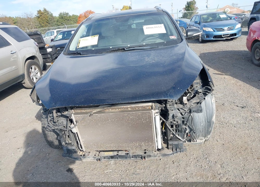 2016 KIA SORENTO 3.3L SX VIN: 5XYPKDA5XGG121018