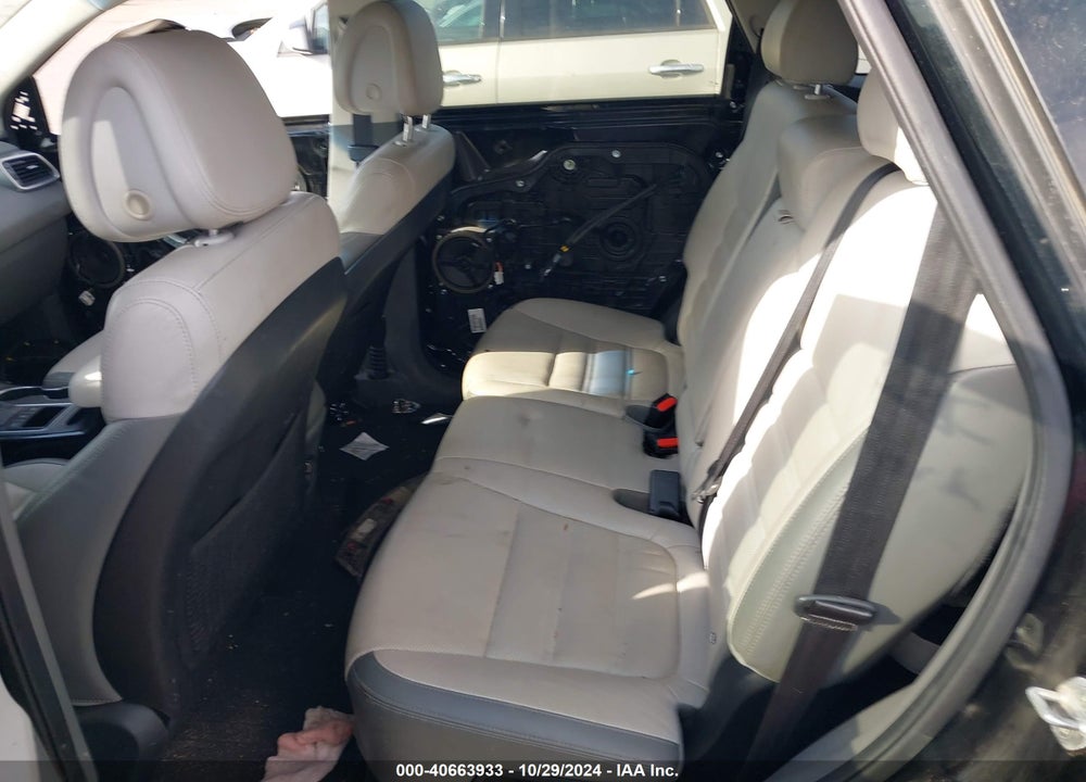 2016 KIA SORENTO 3.3L SX VIN: 5XYPKDA5XGG121018