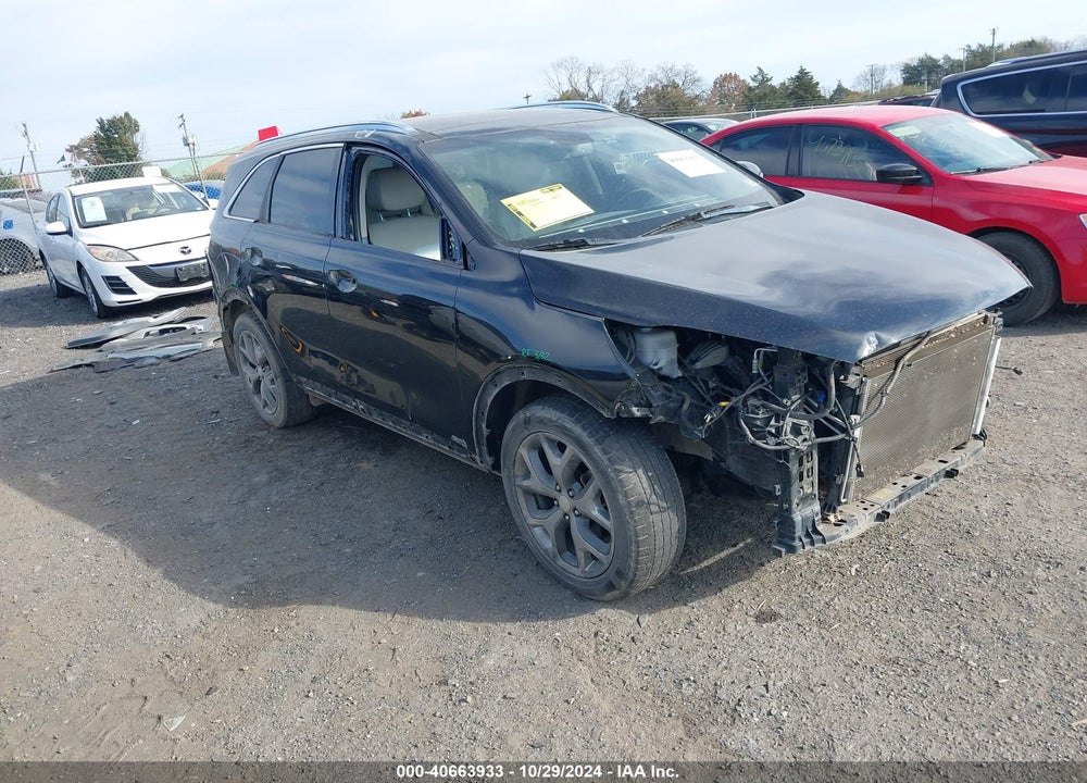 2016 KIA SORENTO 3.3L SX VIN: 5XYPKDA5XGG121018