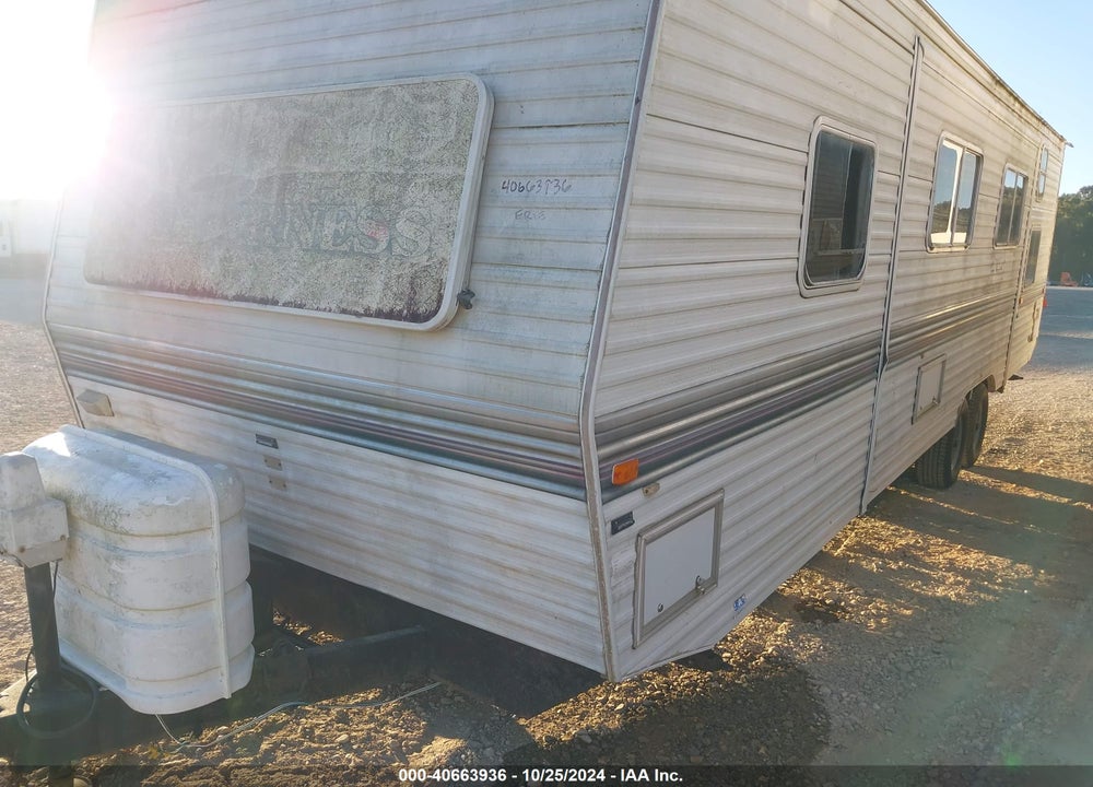 1999 FLEETWOOD WILDERNESS VIN: 1ED1G3126X2891563