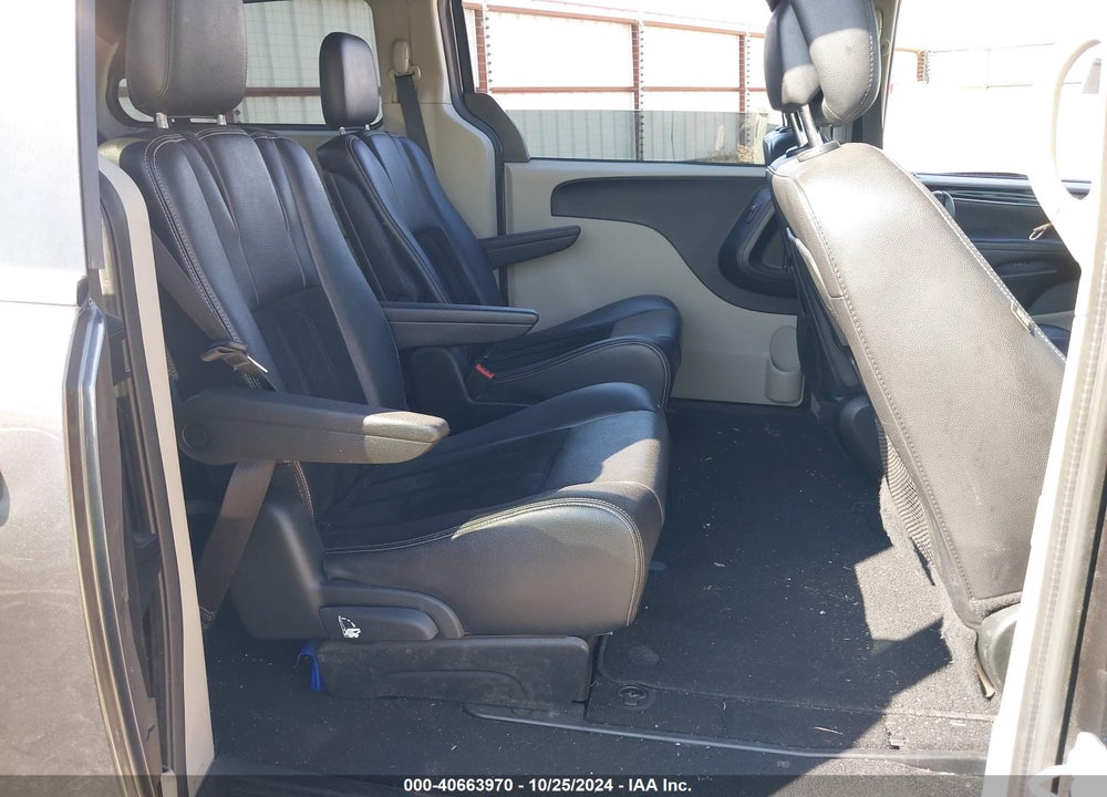 2017 DODGE GRAND CARAVAN SXT VIN: 2C4RDGCG6HR760819