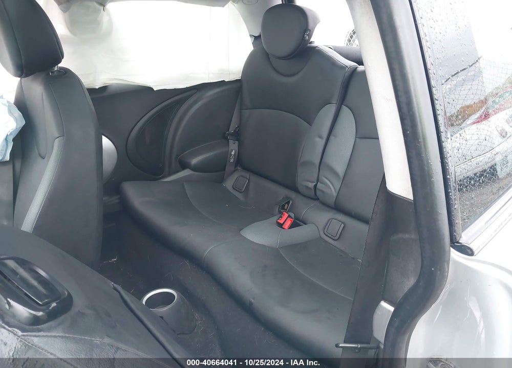2009 MINI COOPER VIN: WMWMF33549TU74843