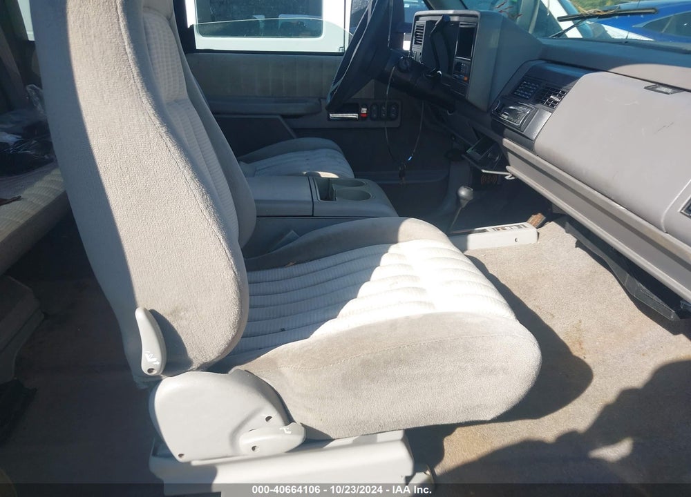 1994 CHEVROLET GMT-400 K1500 VIN: 2GCEK19KXR1298990