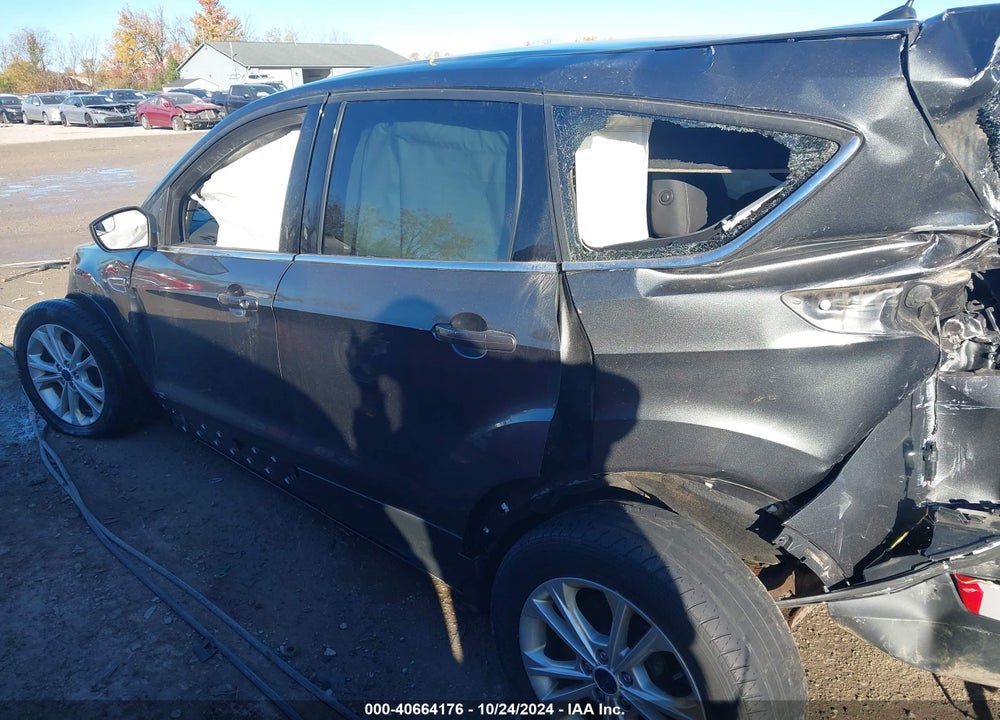 2017 FORD ESCAPE SE VIN: 1FMCU9G92HUB04287