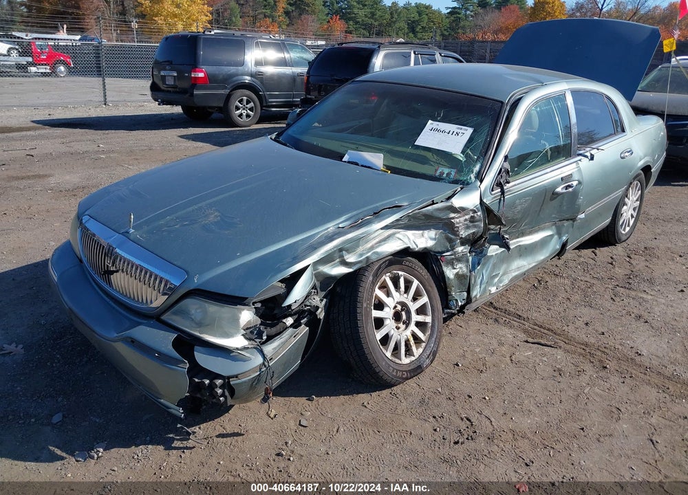 2006 LINCOLN TOWN CAR SIGNATURE VIN: 1LNHM81V26Y620676