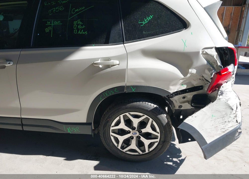 2020 SUBARU FORESTER PREMIUM VIN: JF2SKAGC3LH568498