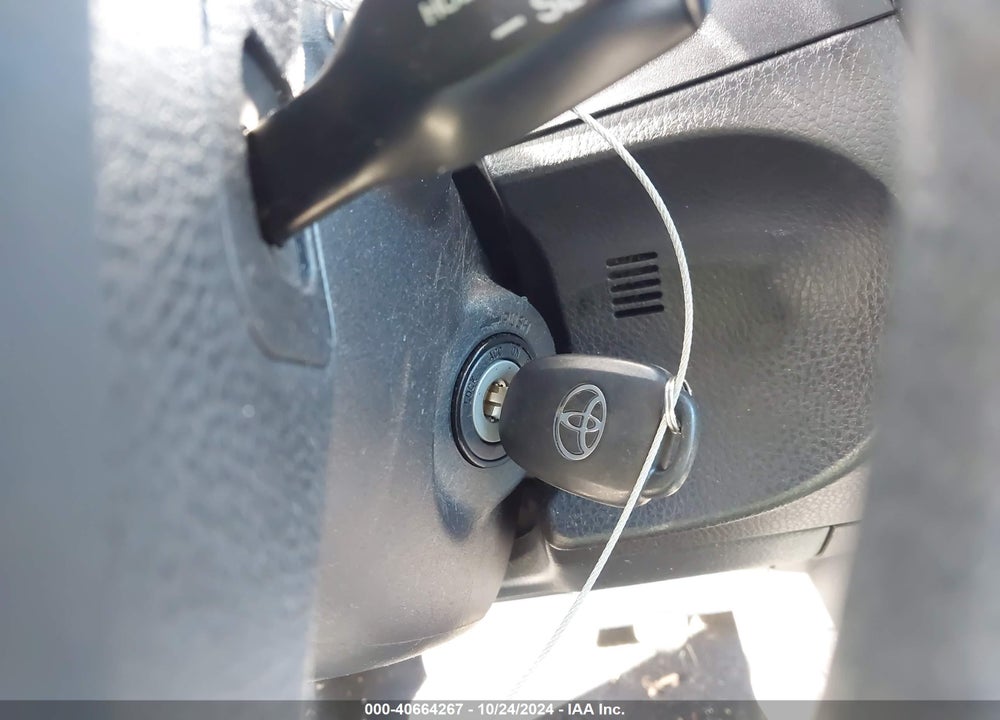2018 TOYOTA COROLLA LE VIN: 5YFBURHE0JP847111