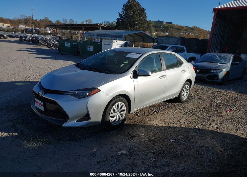2018 TOYOTA COROLLA LE VIN: 5YFBURHE0JP847111