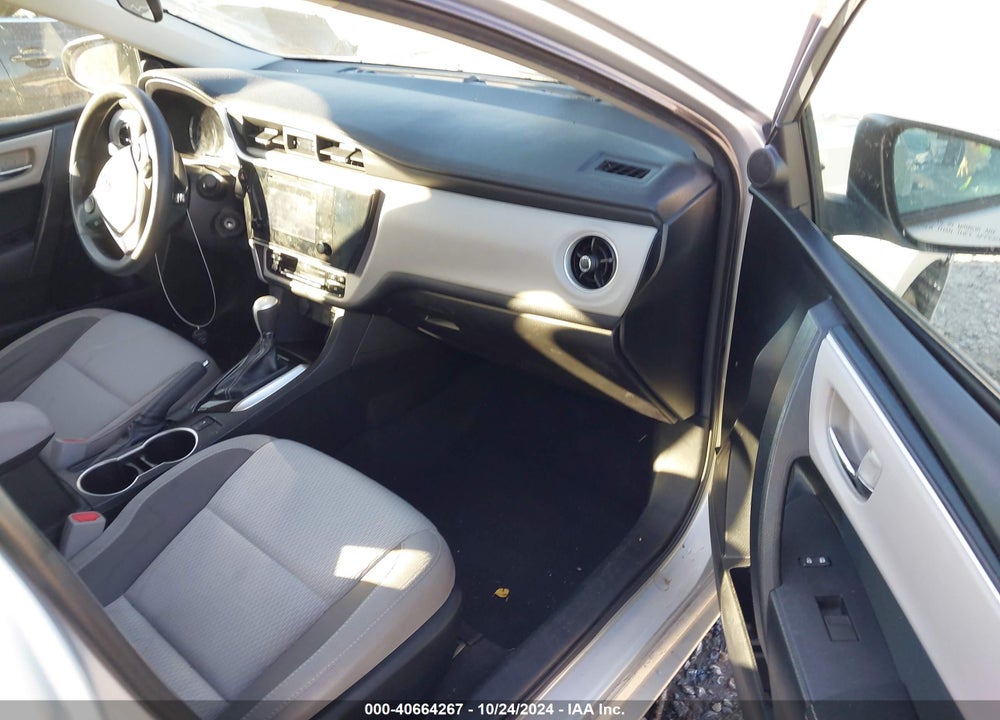 2018 TOYOTA COROLLA LE VIN: 5YFBURHE0JP847111