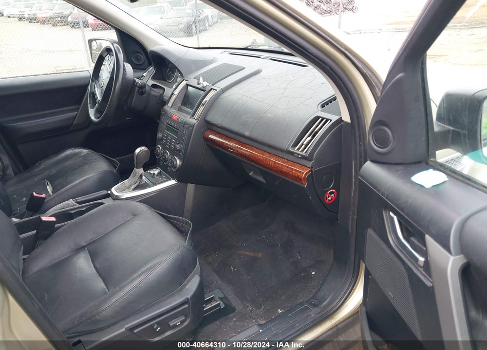 2008 LAND ROVER LR2 SE VIN: SALFS24N78H037140