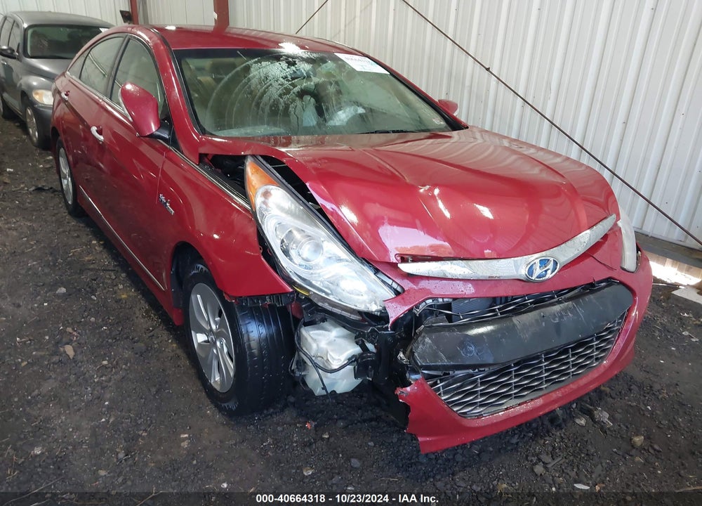 2015 HYUNDAI SONATA HYBRID VIN: KMHEC4A43FA119052