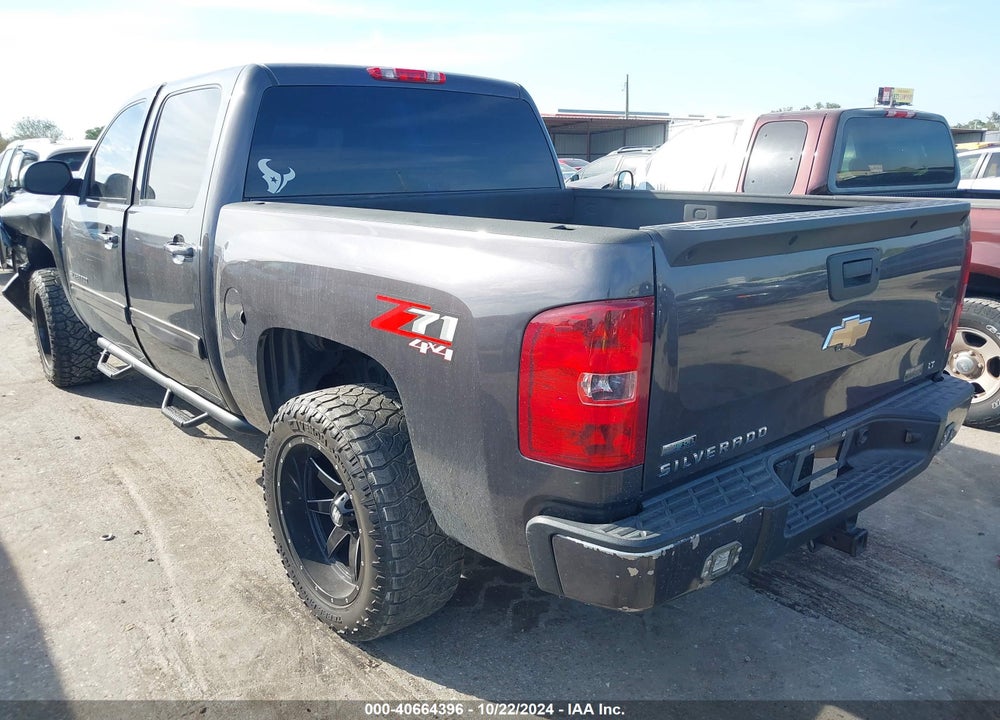 2011 CHEVROLET SILVERADO 1500 LT VIN: 3GCPKSE3XBG121334